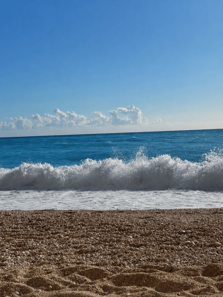 Porto Katsiki waves and swimming conditions at the beach in Lefkada
